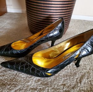 Charles David Black Beautiful Pointed Heels